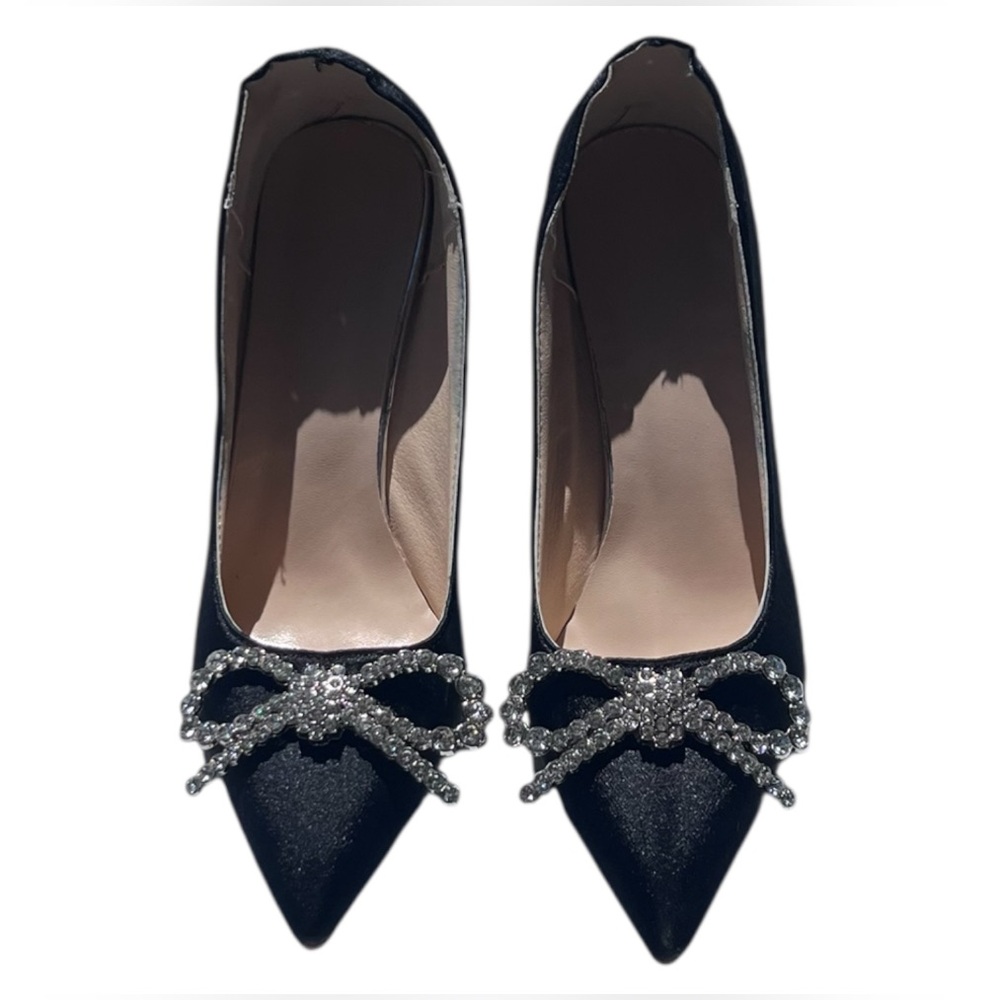 NWOT - Black Heels with Faux Crystal Bow Accent - Unknown Brand